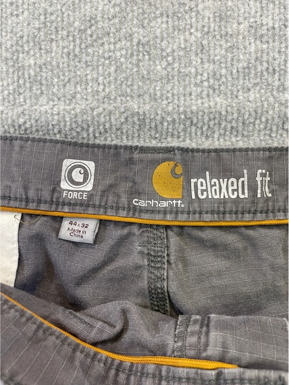 Carhartt size 44x32